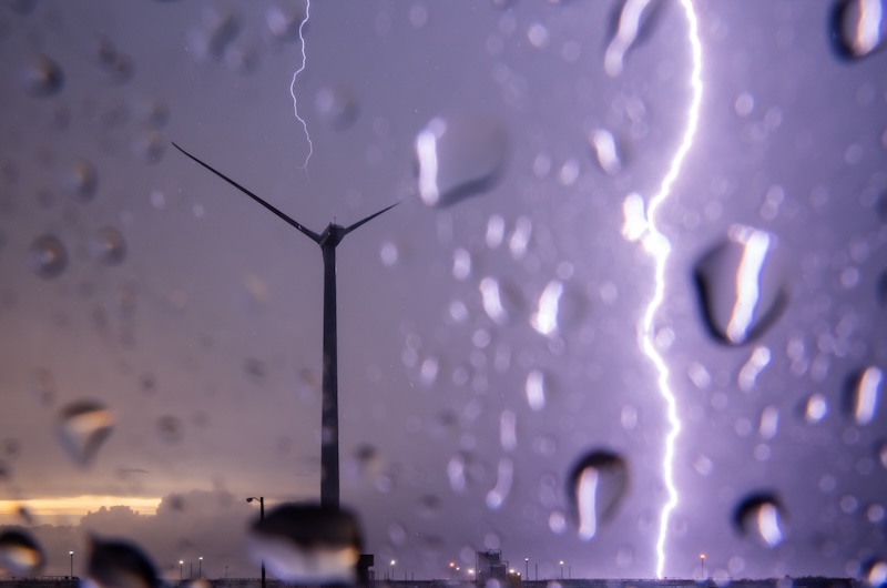 Guiding the Spark: A new coating Approach for Lightning Protection of Wind Turbine Blades